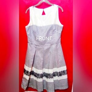 Julian Taylor New York Sleeveless Black/White Medi Dress Size 10